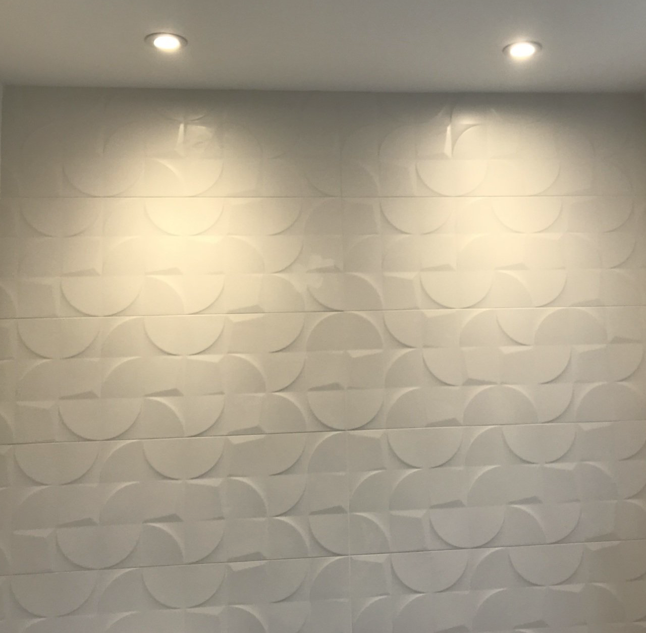 Textured Wall lighting - downlighting textured tiles
