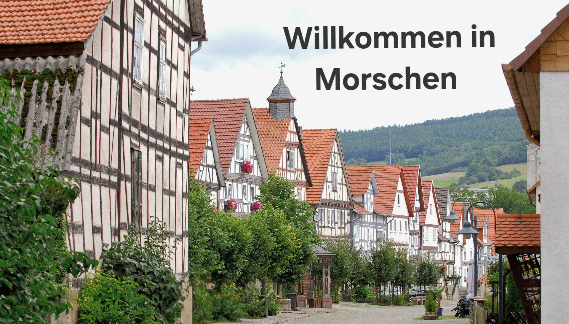 Marktstraße Neumorschen mit einigen Fachwerkhäusern Marktstraße Neumorschen mit einigen Fachwerkhäusern