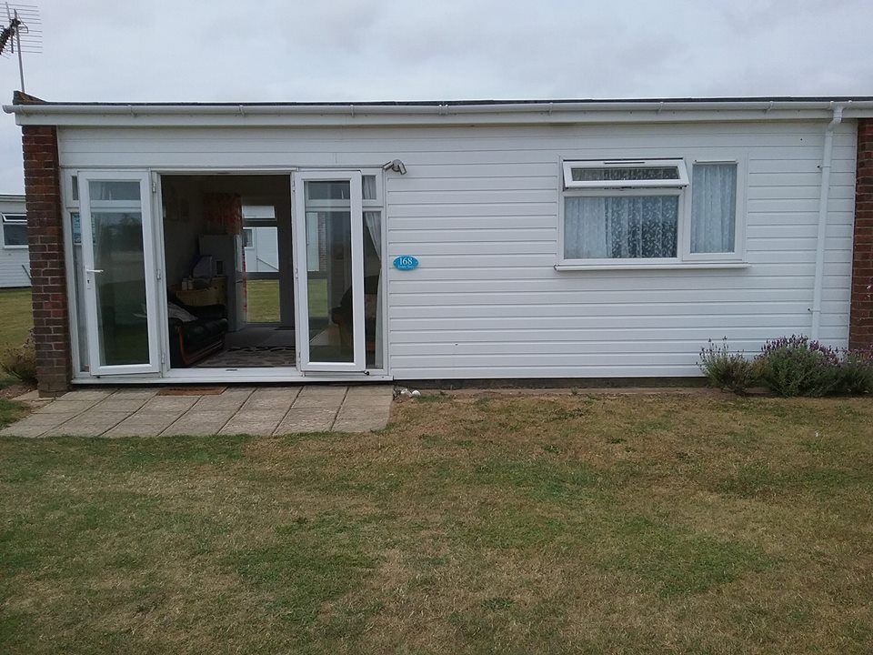 Chalet self catering dog friendly norfolk winterton coast