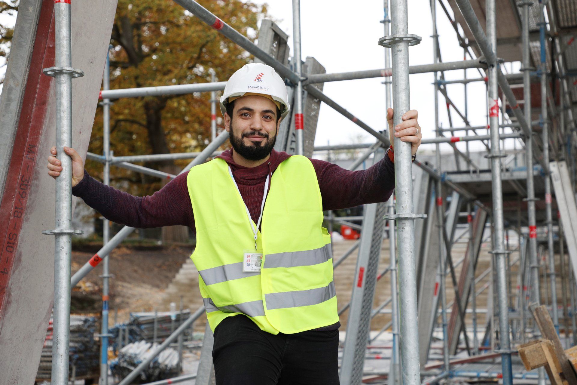 Mutasem Sanded auf einer Baustelle