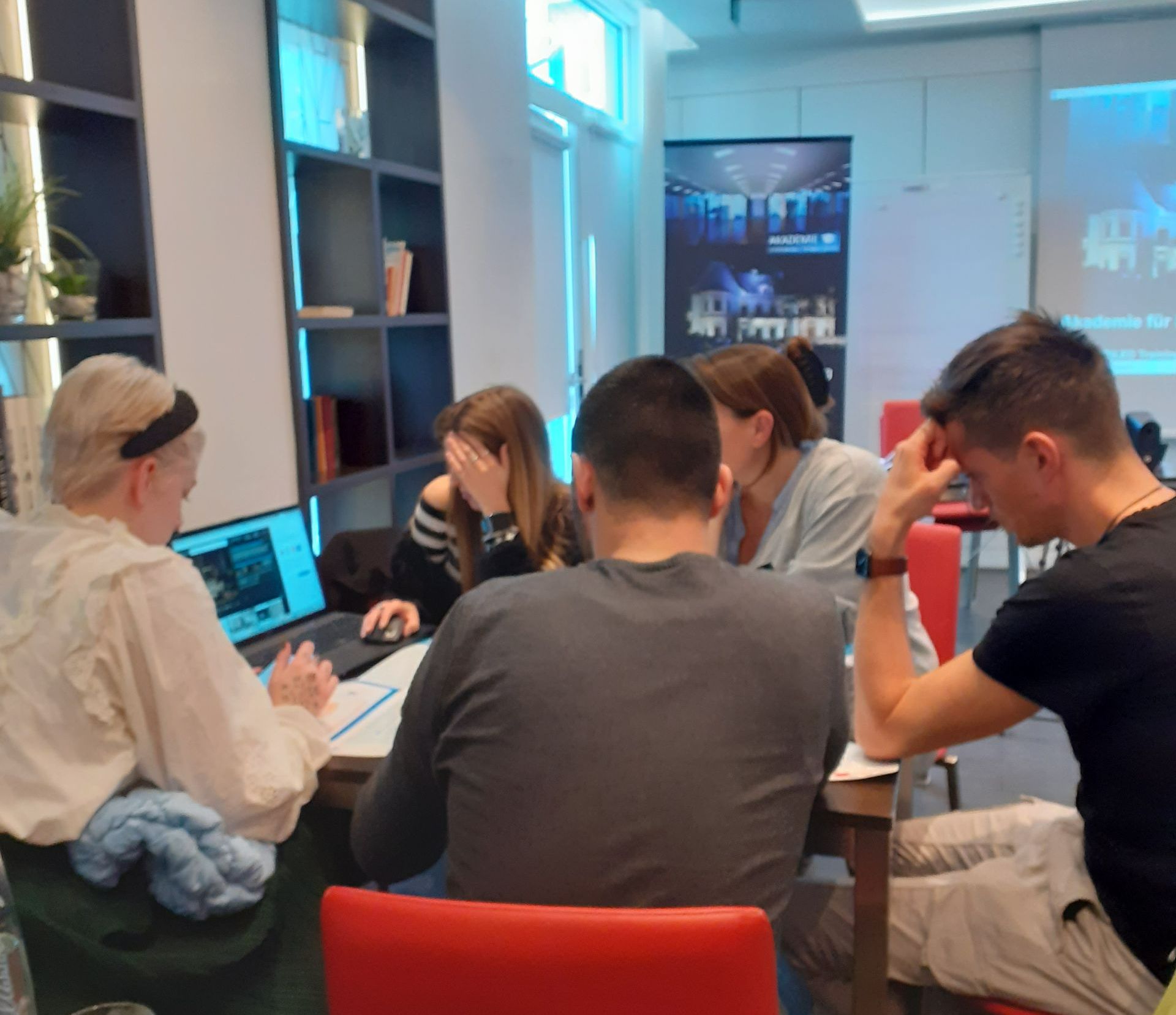 Grundlagen Lichttechnik /Lichtplanung Grundlagen Lichttechnik