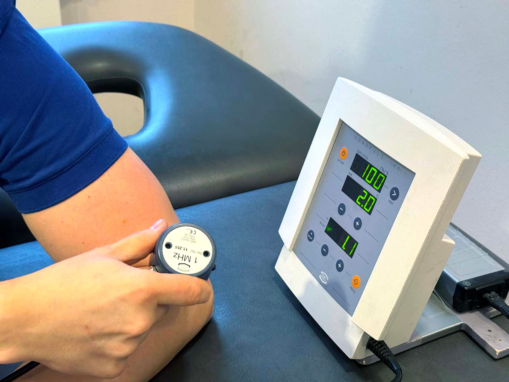 Elektrotherapie in der Reha am Tempelhofer Hafen, Berlin