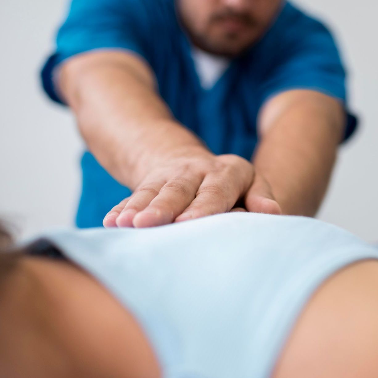 Medizinische Massagen in der Reha am Tempelhofer Hafen, Berlin