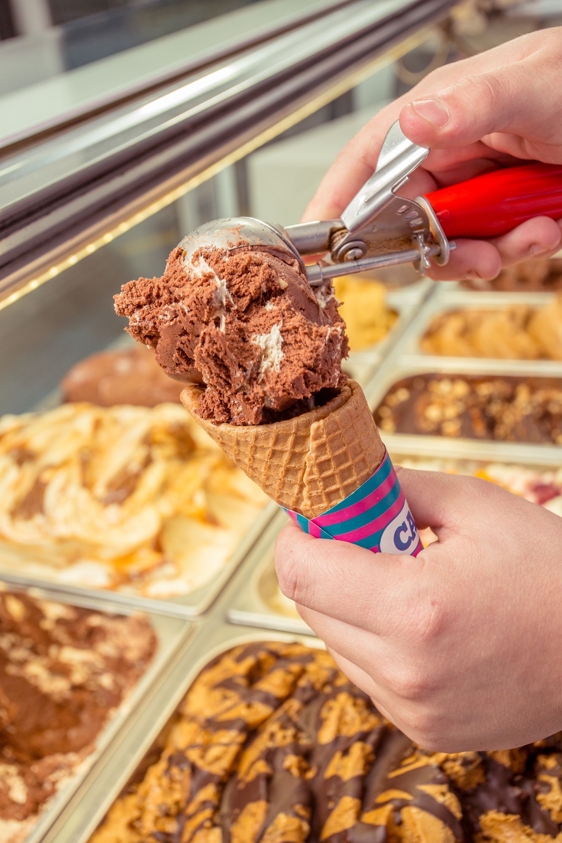 Heladería con obrador cafetería en traspaso Málaga paseo marítimo