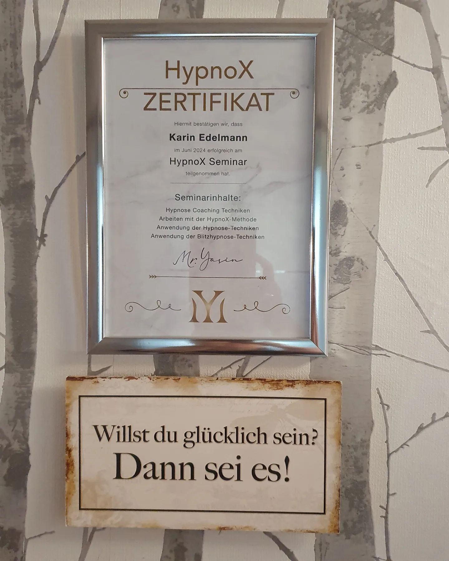Gelernt habe ich Hypnose bei Mr. Yasin in Heilbronn Das Hypnosezertifikat erwarb ich im Juni 2024