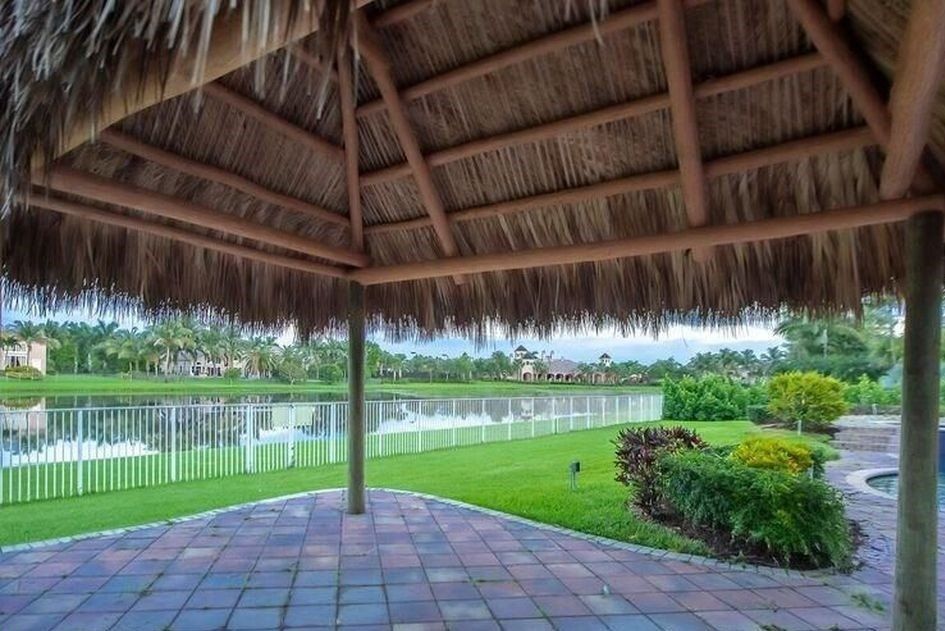 Lakeside-Tiki-Hut