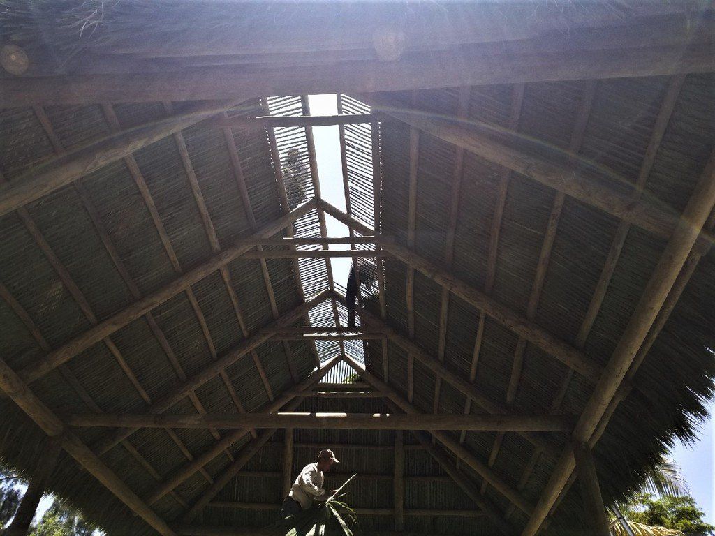 TikiHut-Rethatch