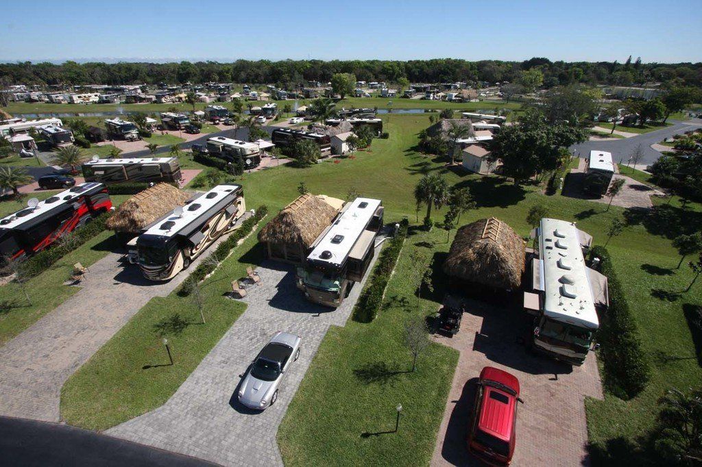 RV-Campground-Tiki-Huts