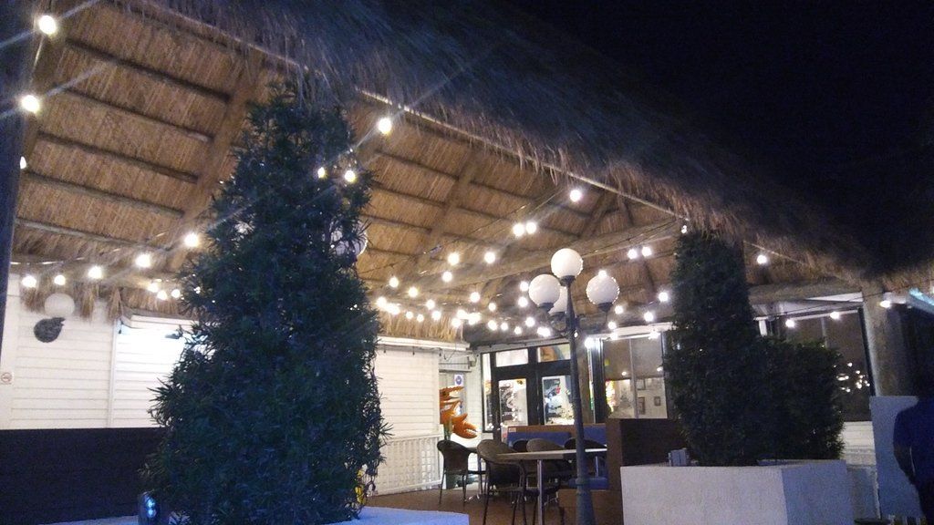 The-Station-House-Lake-Worth-Giant-Tiki-Hut