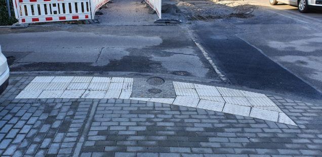Leitsystem der Straßenqueerung
