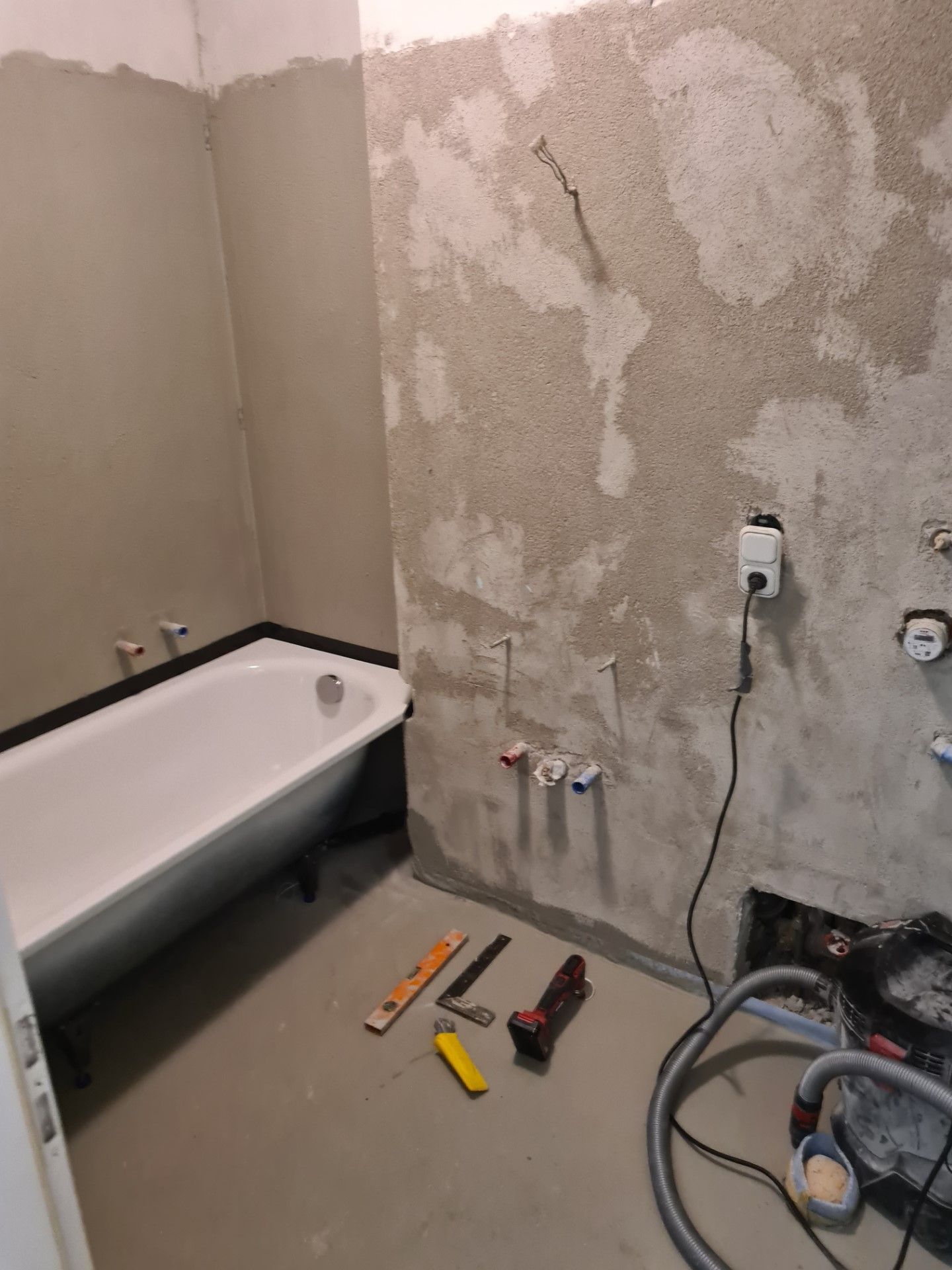 Modernes Badezimmer mit hochwertigen Fliesen – Fliesenleger Fachbetrieb DerFliesling München