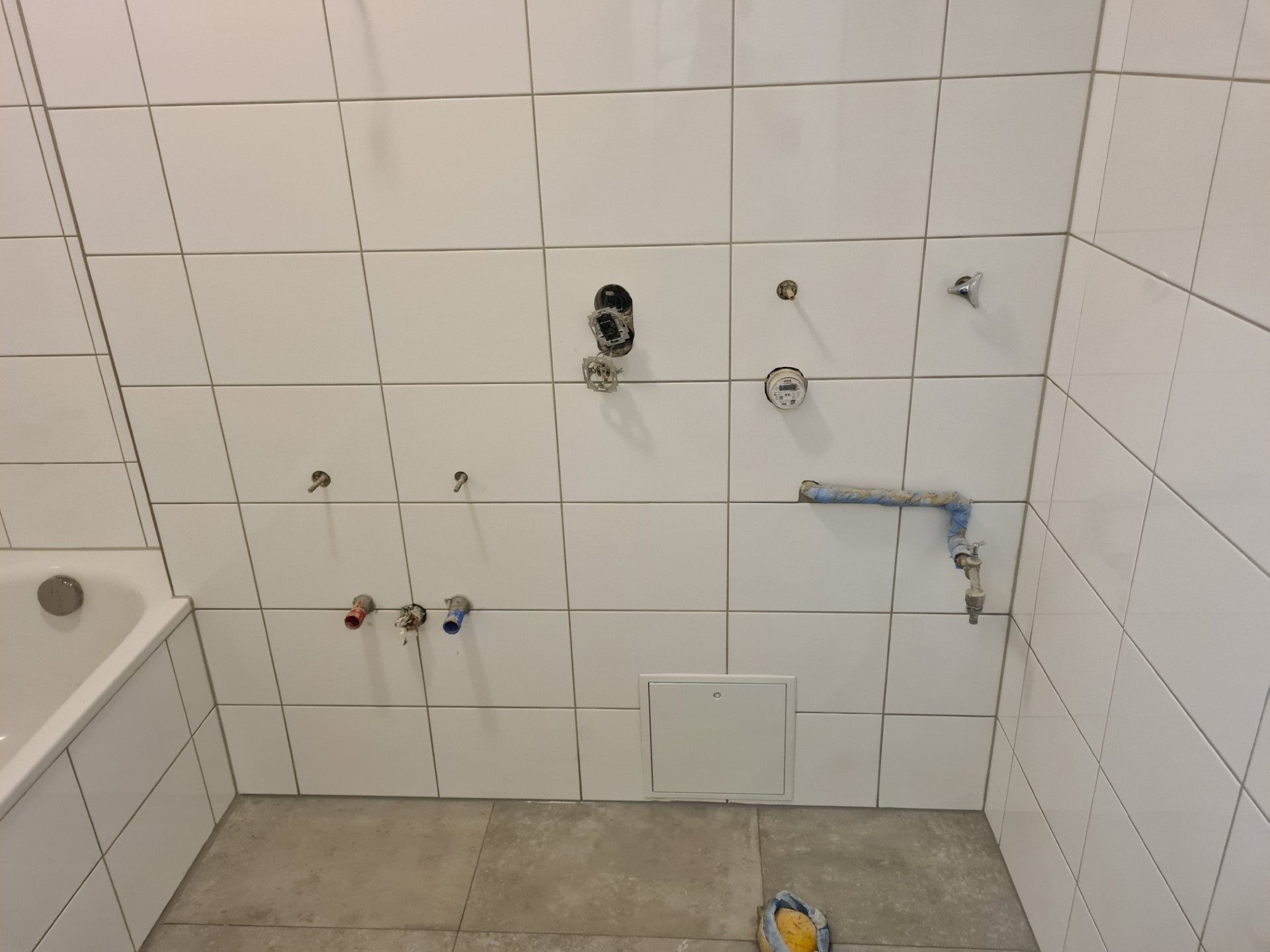 Modernes Badezimmer mit hochwertigen Fliesen – Fliesenleger Fachbetrieb DerFliesling München