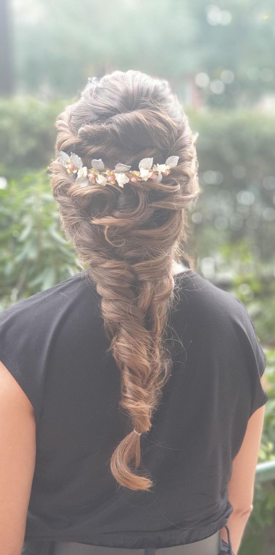 Todo tipo de recogidos para bodas, comuniones, fiestas y demás. Realizamos recogidos en todos los estilos.