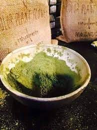 Coloración natural compuesta a base de plantas medicinales, con propiedades curativas. La opción más sana y natural. Indicada para personas alérgicas a los químicos.