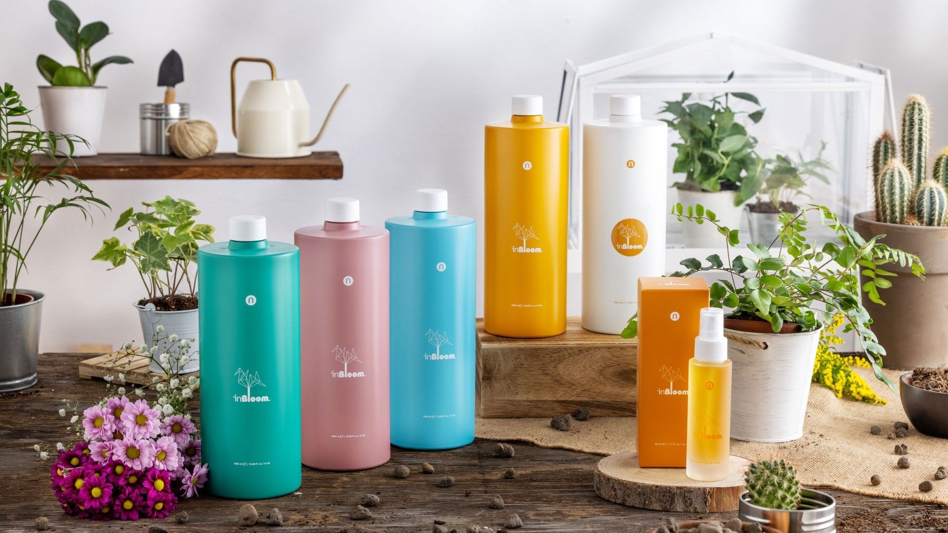 Amplia gama de productos naturales, ecológicos certificados, para el cuidado y mantenimiento de nuestro cabello en casa.