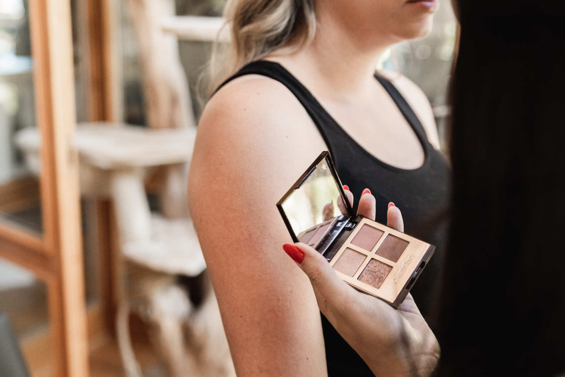 Auf diesem Foto sieht man eine Lidschattenpalette beim Workshop