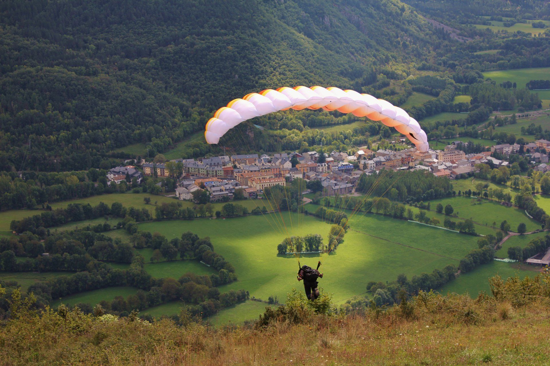 Escuela de Speedfly en el valle de Benasque