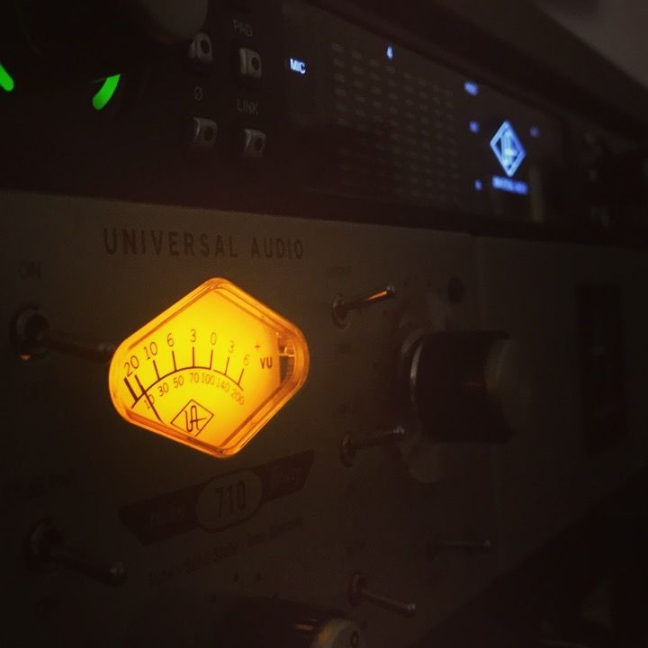 Tonstudio München, Musikproduktion München, Recording Studio München, Mastering Studio München, Sprachaufnahmen, Tonstudio mieten, Online Mastering Service, Song aufnehmen München, Tonstudio buchen München, Tonstudio mieten München, Tonstudio Muenchen, Musikstudio München, Sprachaufnahmen, Recording, Mixing, Mastering, Editing, Nachvertonung,
