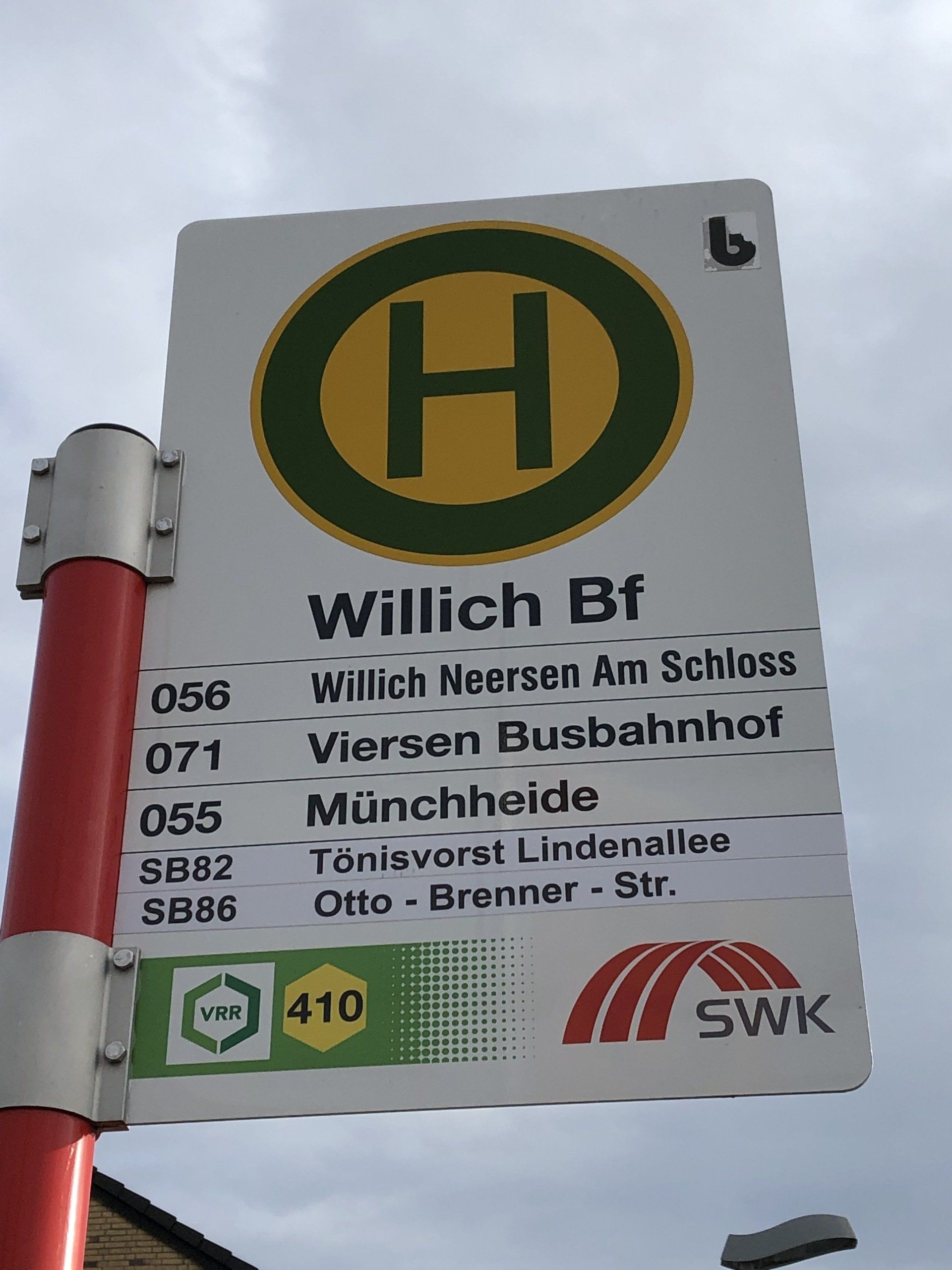 Bushaltestelle am Hotel