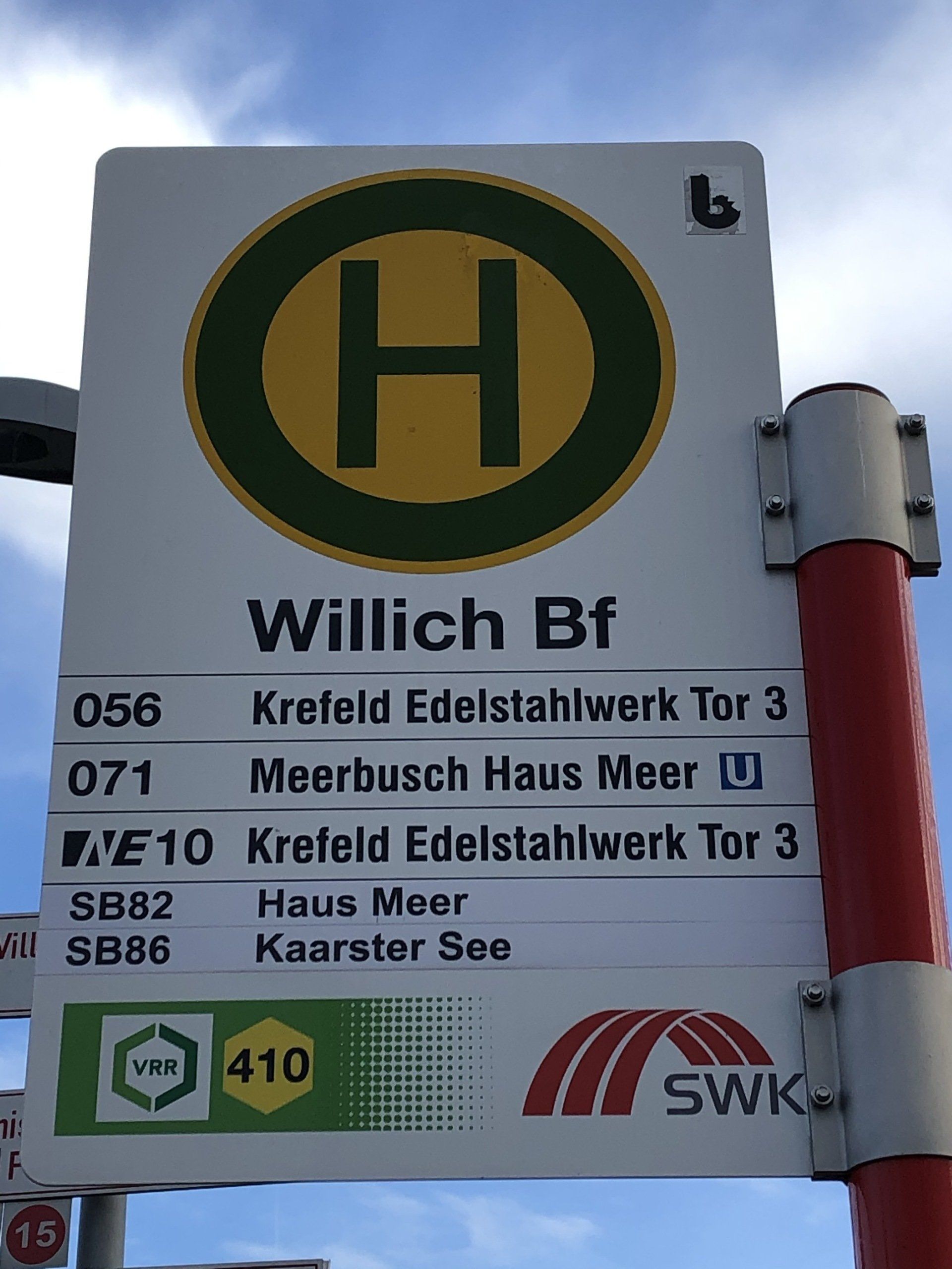 Bushaltestelle am Hotel