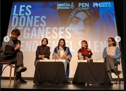 Acto en la Uab de PeopleHelp y Amnistía Internacional sobre la situación de las afganas refugiadas.
