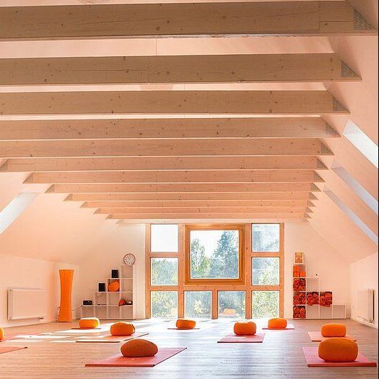Yogaraum mit Yogamatten Sagasfeld