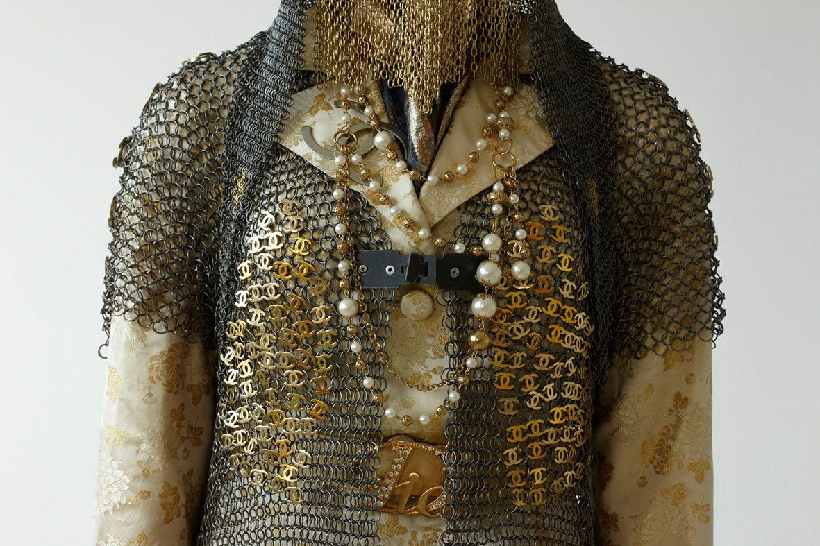 Mona Hakimi-Schueler, Multi-bodies, Installation 2, a short path between holy shrine and bazaar