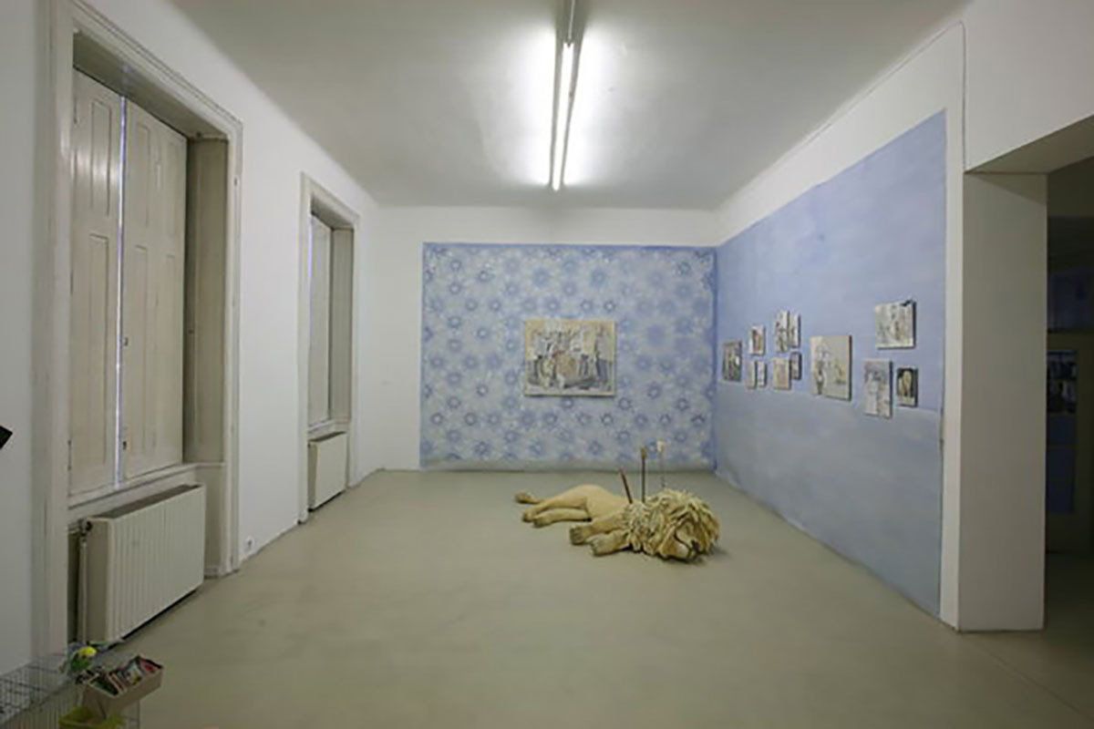 Mona Hakimi-Schüler, Helden-taten, Installation, Krinzinger Projekte Wien