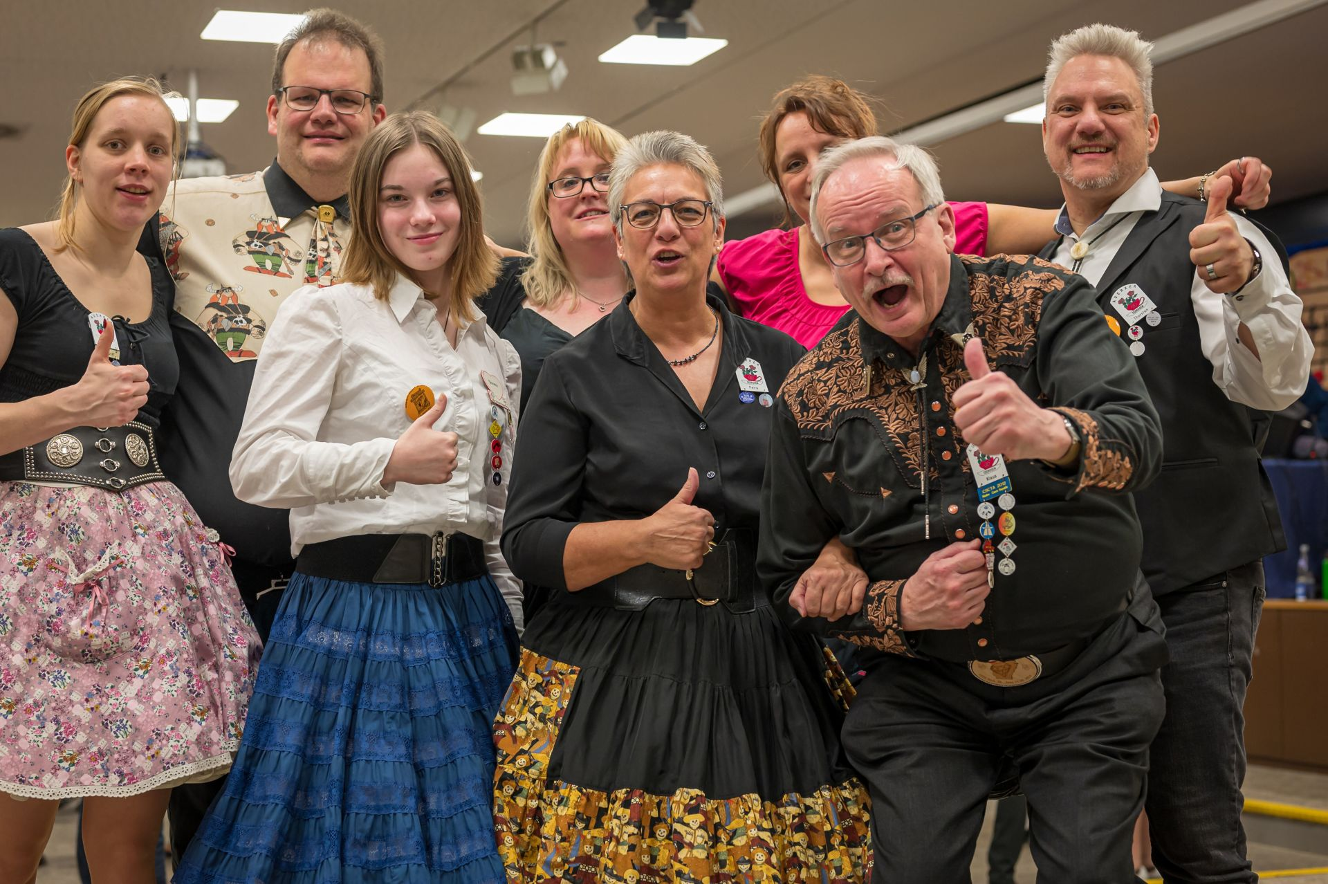 Square Dance, Auerker Teerosen e.V., Tanzclub, Tanzverein, Volkstanz, Aurich, Jugendtanz, Teerosen, Tanzen, Jung und Alt, Tanzfiguren, Caller, Countrydance, Modern Square Dance, Volksmusik, ECTA, EAASDC, Gesellschaftstanz, Figuren, Seniorensport, Norden, Ostfriesland