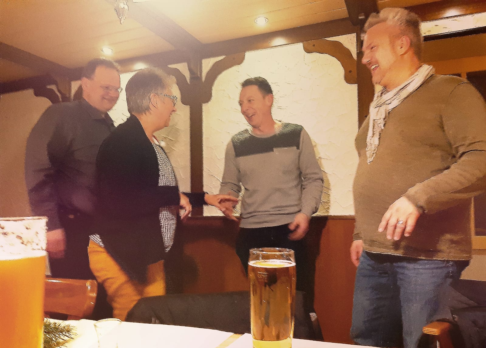 Square Dance, Auerker Teerosen e.V., Tanzclub, Tanzverein, Volkstanz, Aurich, Jugendtanz, Teerosen, Tanzen, Jung und Alt, Tanzfiguren, Caller, Countrydance, Modern Square Dance, Volksmusik, ECTA, EAASDC, Gesellschaftstanz, Figuren, Seniorensport, Norden, Ostfriesland