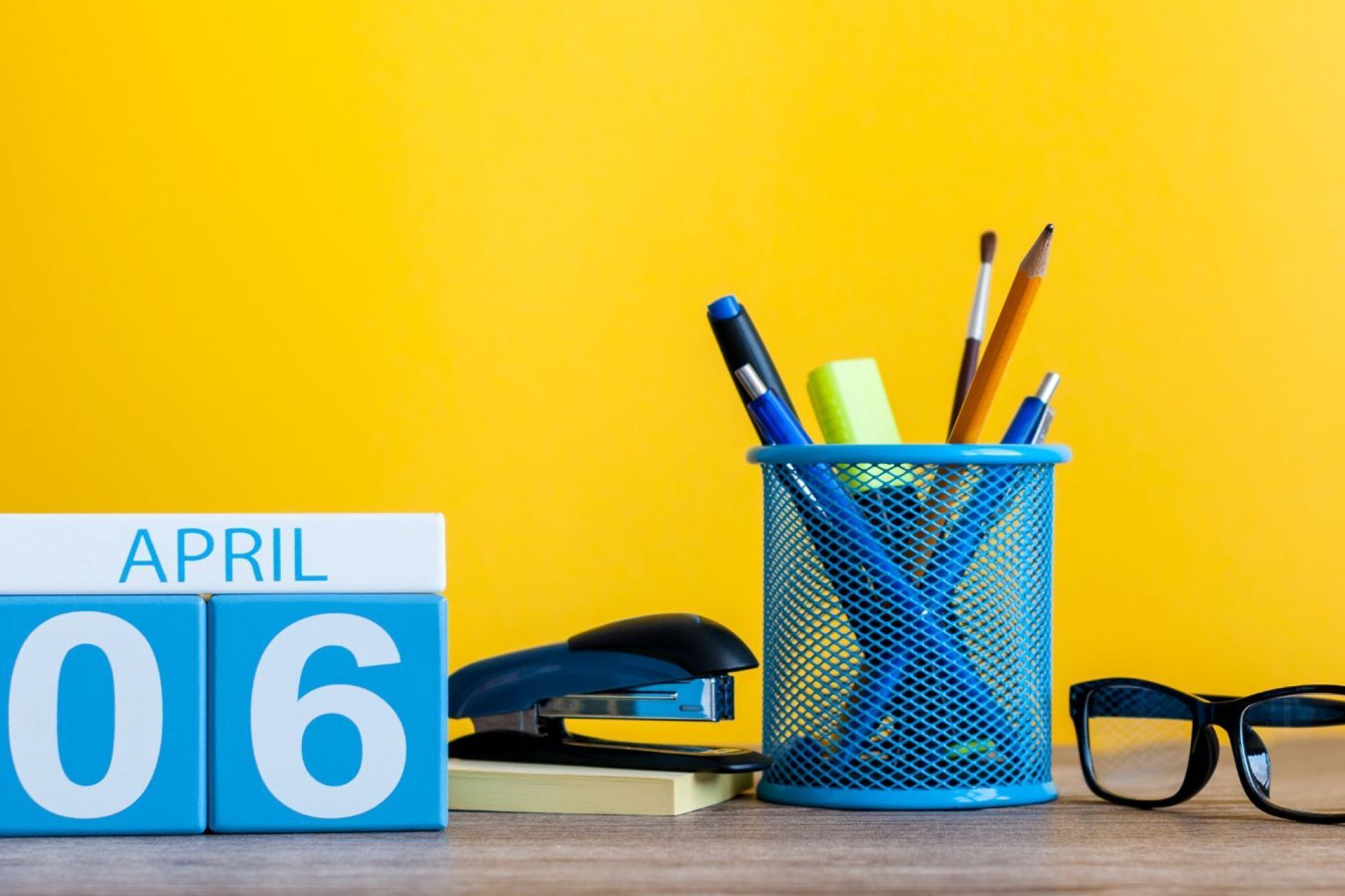 April 6th new tax year Desk Calendar date