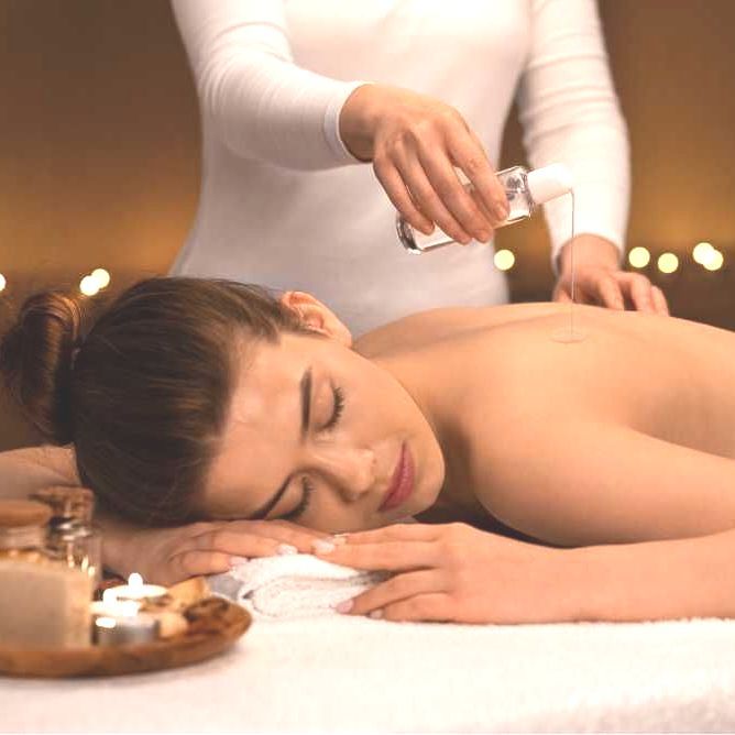 Aromaöl Massage Massage, Wellnessanwendungen mit Aromaölen