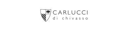 Logo de Carlucci di Chivasso avec un blason illustré à gauche et le nom de la marque en lettres capitales.