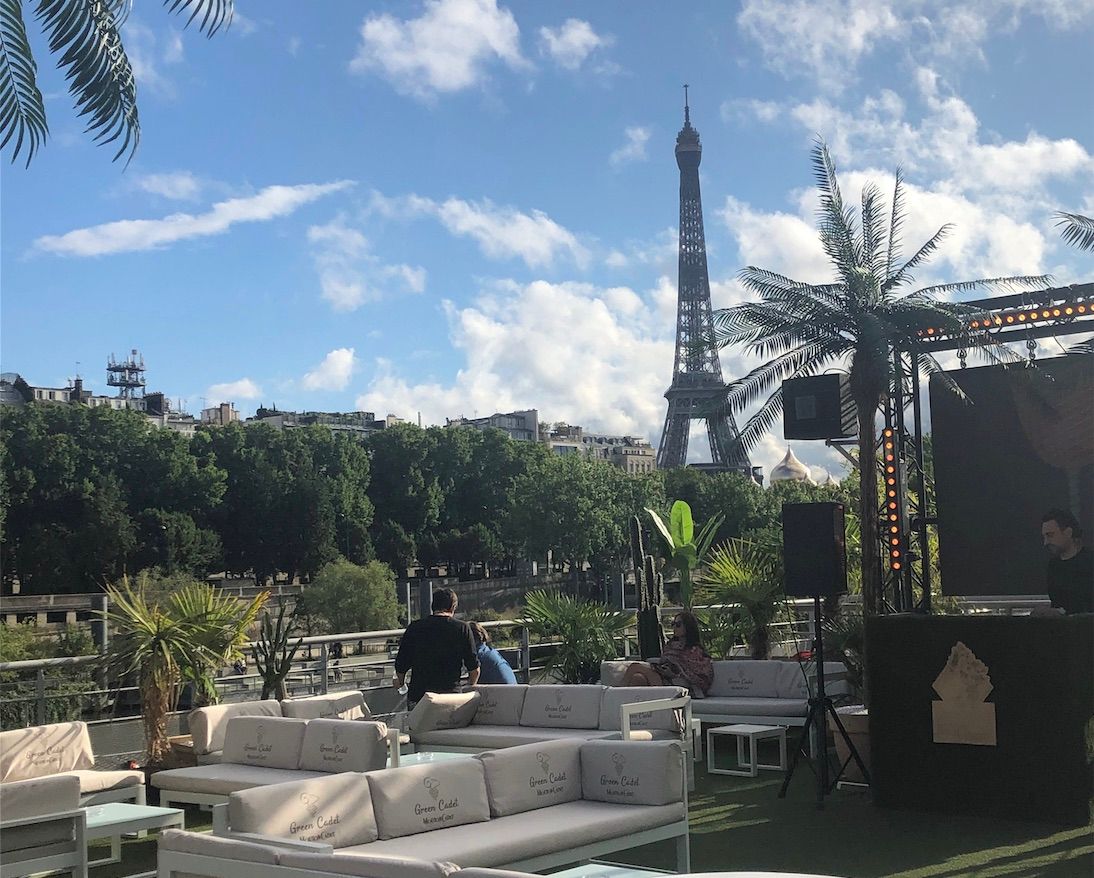 coussin sur mesure pour les professionnels. Hôtel, bar, restaurant, ERP, théâtre.