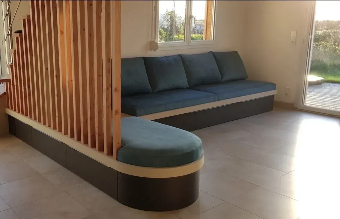 coussin sur mesure pour banquette de salon