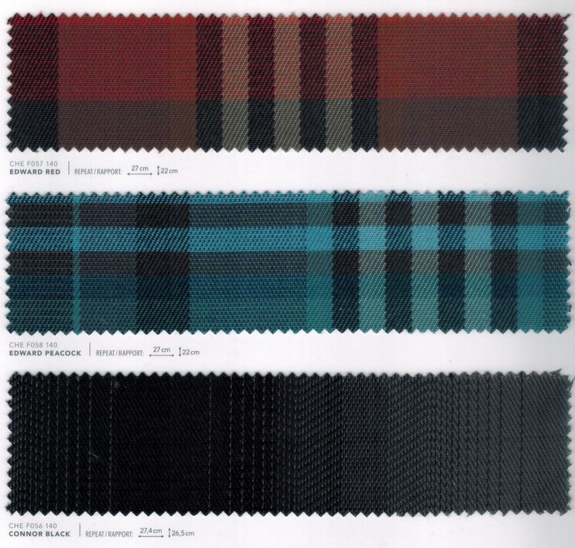 Échantillons de tissus Sunbrella Check avec motifs à carreaux (écossais) bordeaux et bleu turquoise.