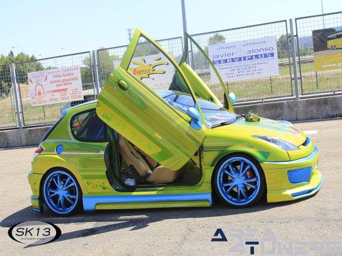 4º Little Garage Tuning Show
Imagen del reportaje revista Tuning Area4tuners.es, concentración de coches Tuning del año 2017 en Palencia, España