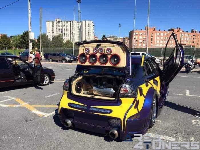 1ª Concentración New Style Custom
Imagen del reportaje revista Tuning Area4tuners.es, concentración de coches Tuning del año 2015 en Barakaldo, Vizcaya, España