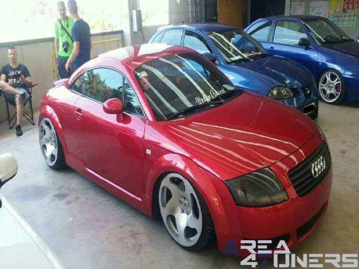 2º Tuning Show Tivenys
Imagen del reportaje revista Tuning Area4tuners.es, concentración de coches Tuning del año 2015 en Tivenys, Tarragona, España