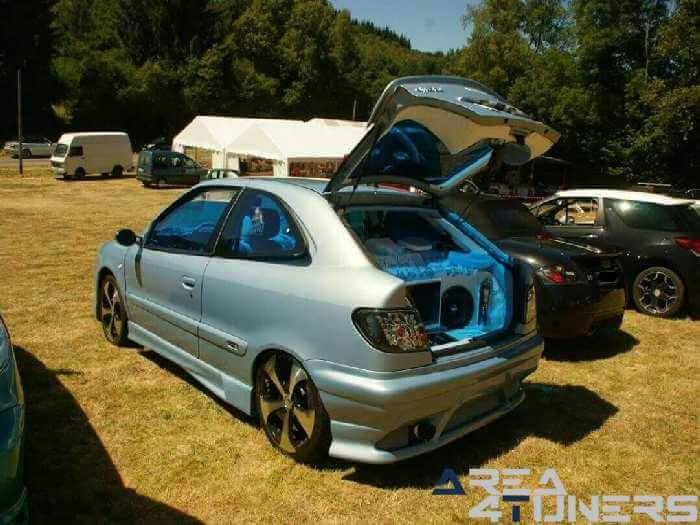 Street Car System
Imagen del reportaje de la revista Tuning Area4tuners.es, de la concentración de coches Tuning del año 2016 en Le Mas D'Artiges Francia