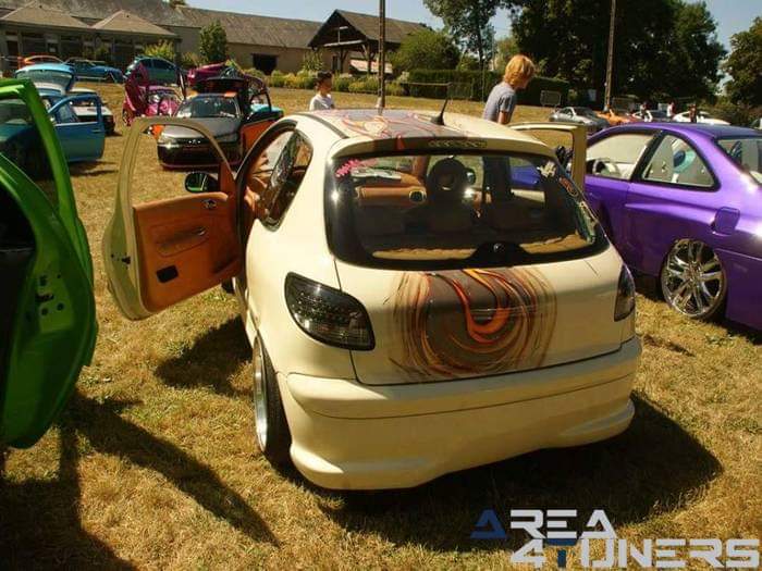 17ª Meeting Tuning Du Centre
Imagen del reportaje de la revista Tuning Area4tuners.es, de la concentración de coches Tuning del año 2016 en Saint Maur Francia