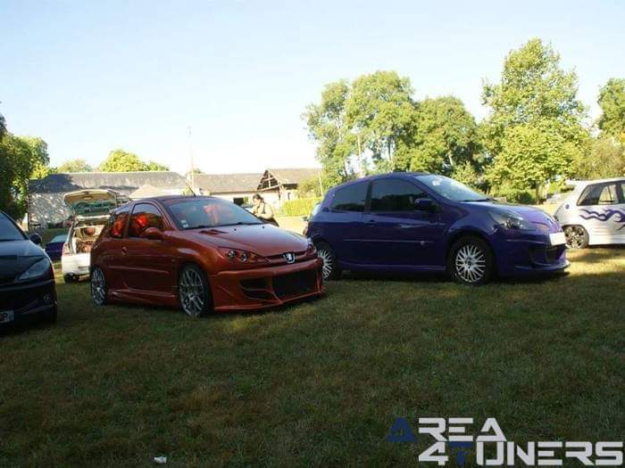 17ª Meeting Tuning Du Centre
Imagen del reportaje de la revista Tuning Area4tuners.es, de la concentración de coches Tuning del año 2016 en Saint Maur Francia