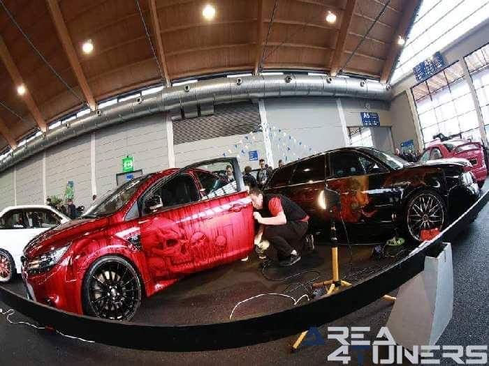 Tuning World Bodensee
Imagen del reportaje de la revista Tuning Area4tuners.es, de la concentración de coches Tuning del año 2016 en Friedrinchshafen Alemania