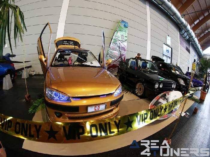 Tuning World Bodensee
Imagen del reportaje de la revista Tuning Area4tuners.es, de la concentración de coches Tuning del año 2016 en Friedrinchshafen Alemania