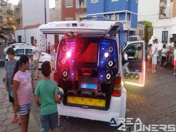 2º Tuning San Pedro
Imagen del reportaje revista Tuning Area4tuners.es, concentración de coches Tuning del año 2015 en San Pedro, Tenerife, España