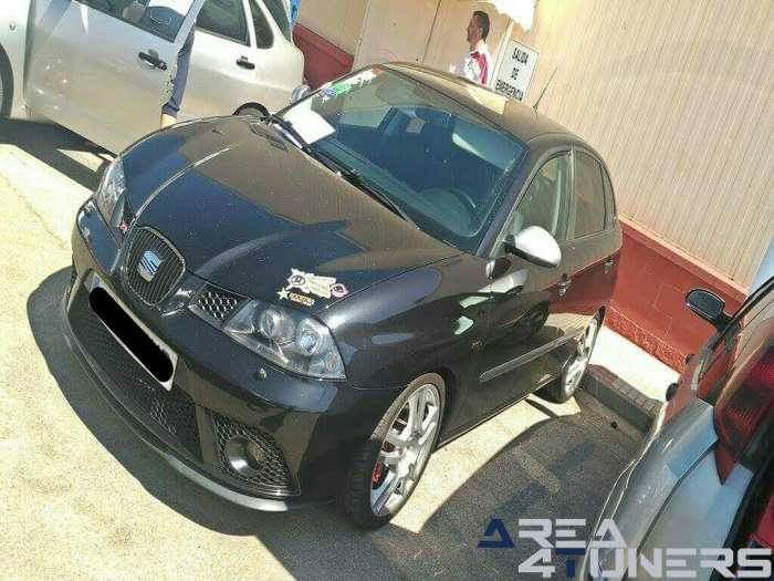 1er Tuning Show Arroyo San Serván
Imagen del reportaje revista Tuning Area4tuners.es, concentración de coches Tuning del año 2016 en Arroyo San Serván, Badajoz, España