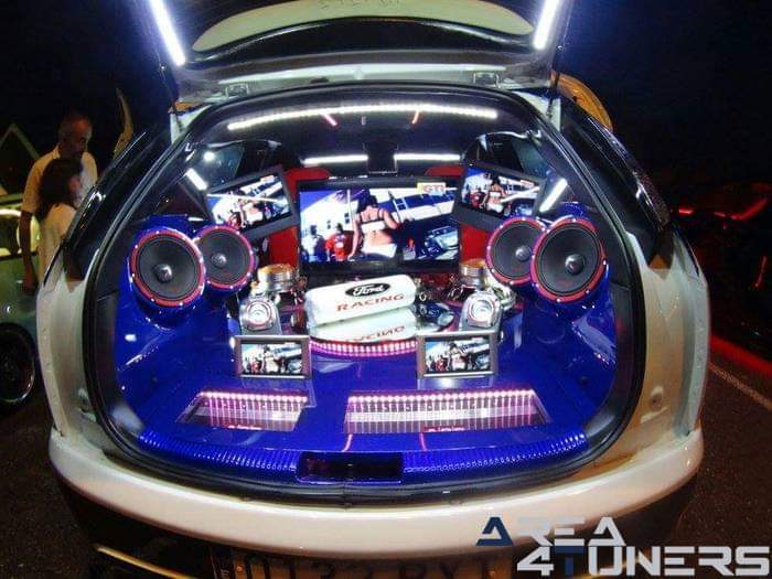 9ª Concentración Tuning Vila De Sort
Imagen del reportaje revista Tuning Area4tuners.es, concentración de coches Tuning del año 2016 en Los Sort, Lérida, España