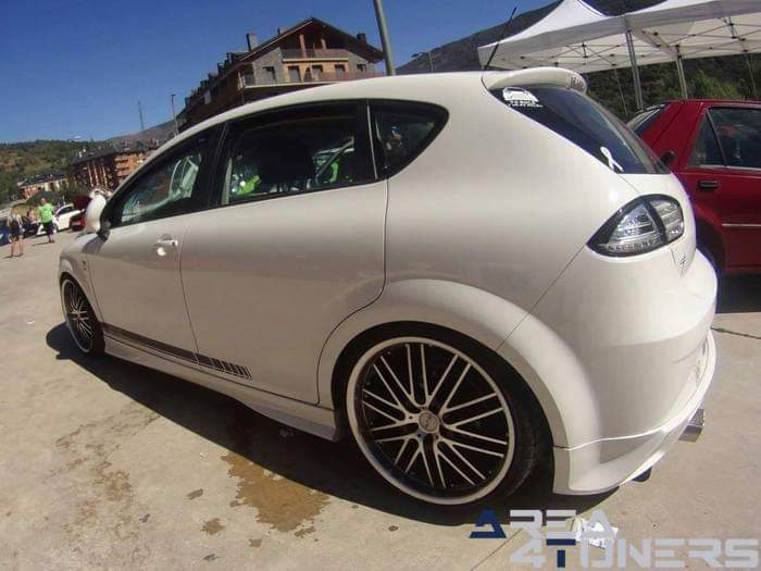 9ª Concentración Tuning Vila De Sort
Imagen del reportaje revista Tuning Area4tuners.es, concentración de coches Tuning del año 2016 en Los Sort, Lérida, España
