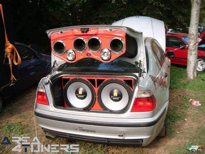 6º Lujuria Tuning Show
Imagen del reportaje revista Tuning Area4tuners.es, concentración de coches Tuning del año 2015 en La Codosera, Badajoz, España