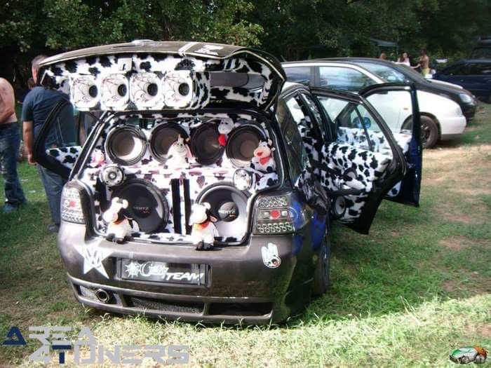 6º Lujuria Tuning Show
Imagen del reportaje revista Tuning Area4tuners.es, concentración de coches Tuning del año 2015 en La Codosera, Badajoz, España